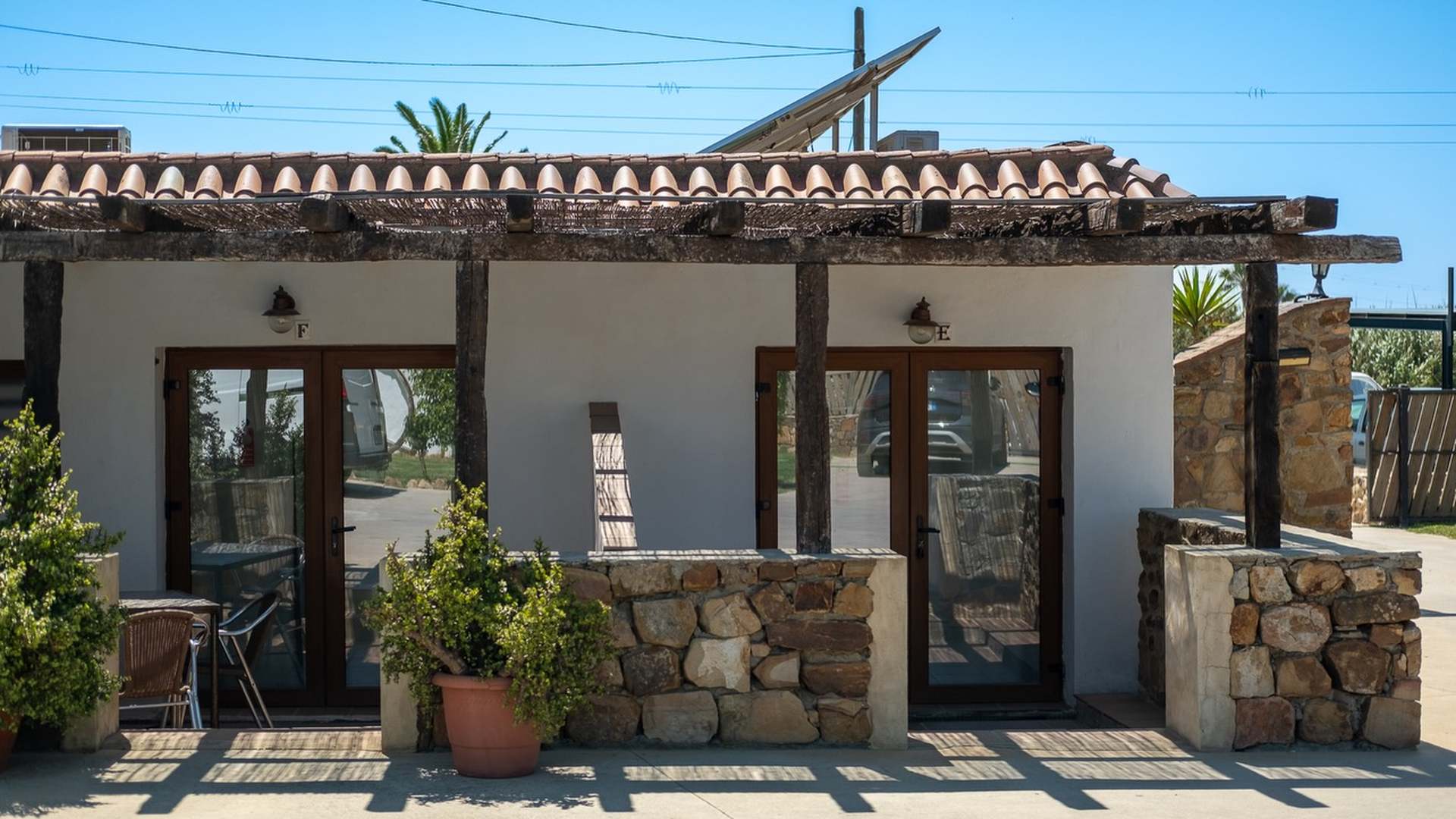 apartamentos tarifa bungalow rustico piedra puertas h1