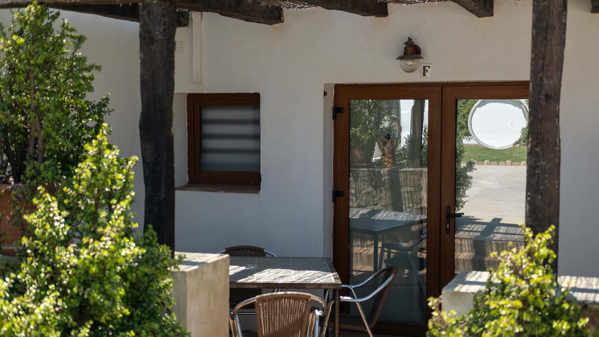 apartamentos tarifa tarifa terraza porche rustico h1