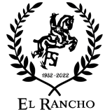 Logotipo en negro del restaurante El Rancho en Tarifa, con un caballo encabritado montado por un jinete en el centro, rodeado por una corona de laurel. Debajo aparecen las fechas "1982 - 2022" y el nombre del restaurante "El Rancho" en letras mayúsculas elegantes.